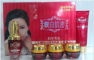 安琳娜白里透紅靚麗肌密袪斑5件套168元
